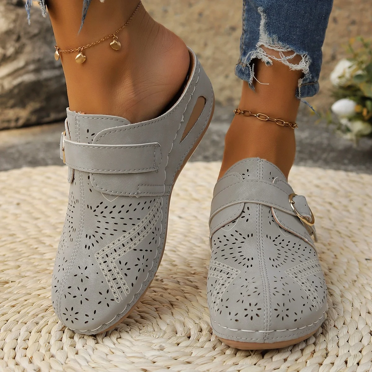 Lace-up Wedge European and American Style Plus Size Hollow-out Slippers offer comfort and style for a fashionable summer — photo 2