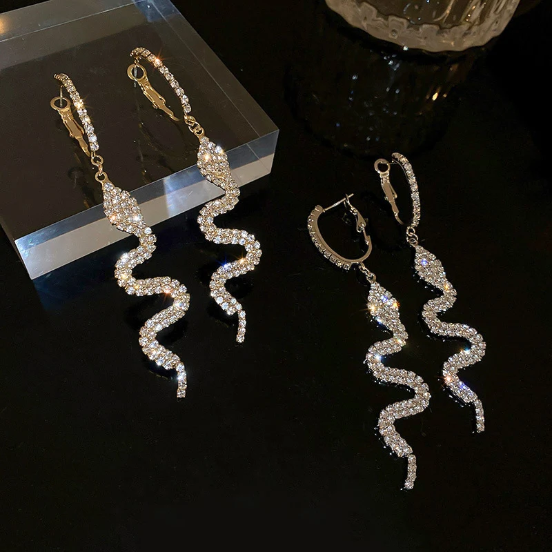 Brincos longos femininos de pressão em prata, estilo japonês e coreano, design simples e elegante, perfeitos para um look sofisticado. — foto 3