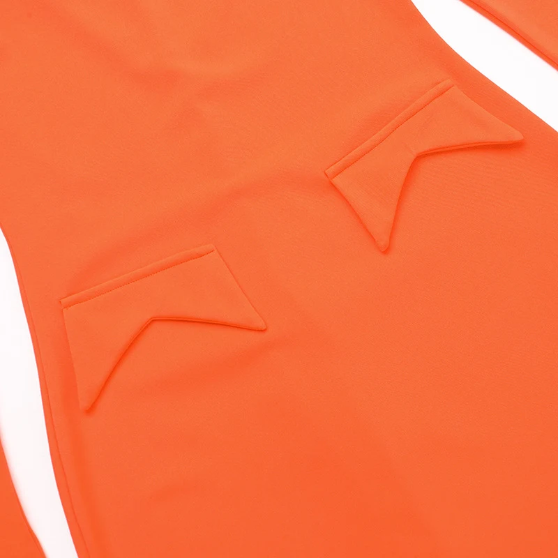 Title 4, Elegante slim-fit jurk met ronde hals en uitlop...