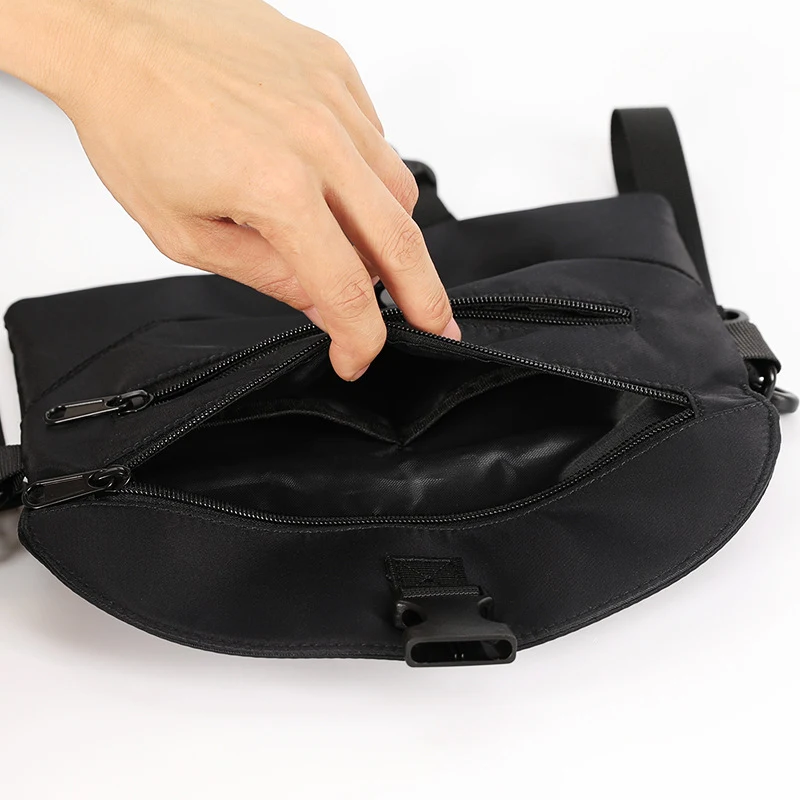 Outdoor sport borsttas, ideaal voor wandelen, fietsen en hardlopen. Waterdicht, comfortabel en perfect om je essentials mee te nemen. — foto 1