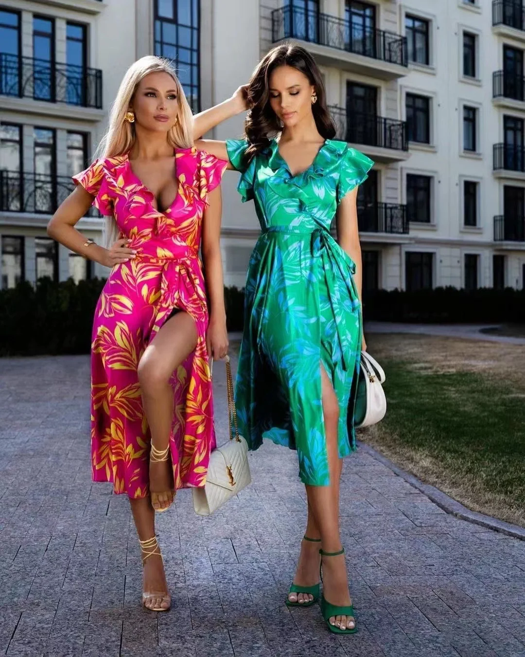 Title 17, Puff Sleeve Leaves Waist-tight Split Dress