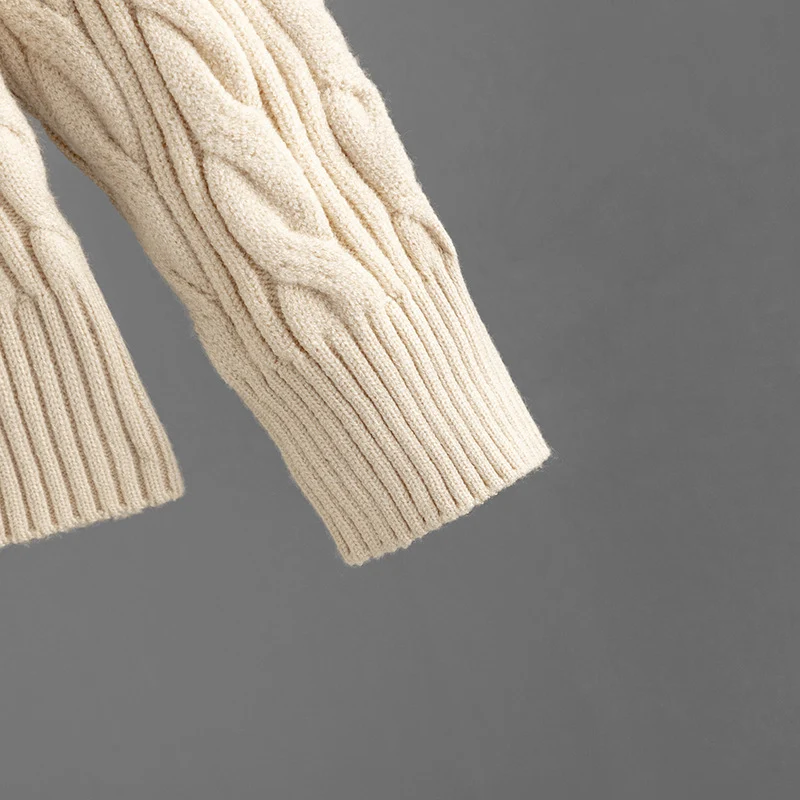 Conjunto feminino de calças amplas e suéter elegante, oferecendo conforto e estilo. Perfeito para um visual moderno e sofisticado em diversas ocasiões. — foto 18