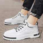 Herren Arbeitsschuhe mit dicker, rutschfester und abriebfester Sohle. Robuste Schuhe für optimalen Schutz und Komfort bei der Arbeit. — foto 18