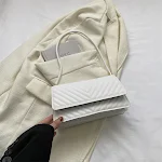 Ženska modna torba na rame Elegantna i prostrana Savršena za svakodnevnu upotrebu i posebne prilike Praktičan i udoban dizajn — foto 8
