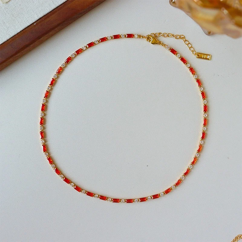 Colar Quadrado de Zircônia Dopamina para Mulheres. Cores Vibrantes e Alegria. Joia Elegante e Charmosa. Presente Ideal e Significativo. — foto 3