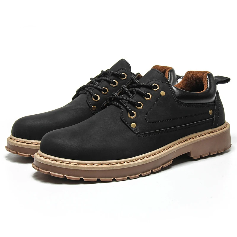 Britse werklaarzen voor heren. Duurzame schoenen in Britse stijl, ideaal voor werk. Bieden comfort en bescherming aan uw voeten. Klassiek design en perfect voor dagelijks gebruik. — foto 1