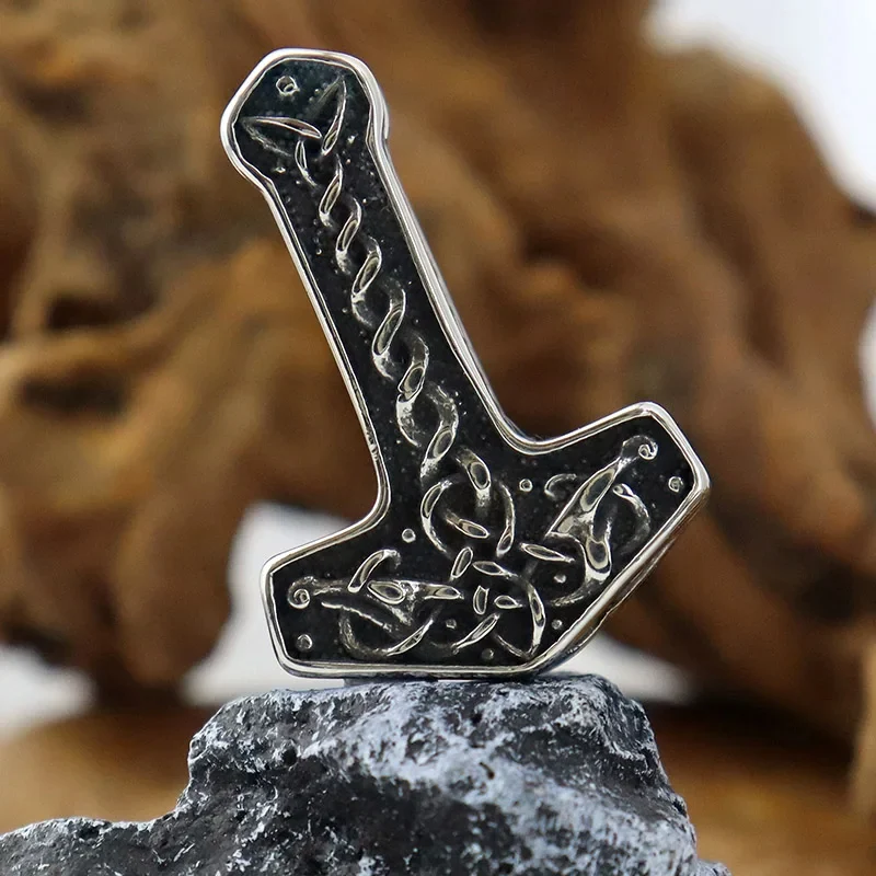 Colar com corrente de suéter de personalidade Aço Inoxidável Retrô Europa e América, um ornamento que eleva seu estilo com elegância. — foto 11