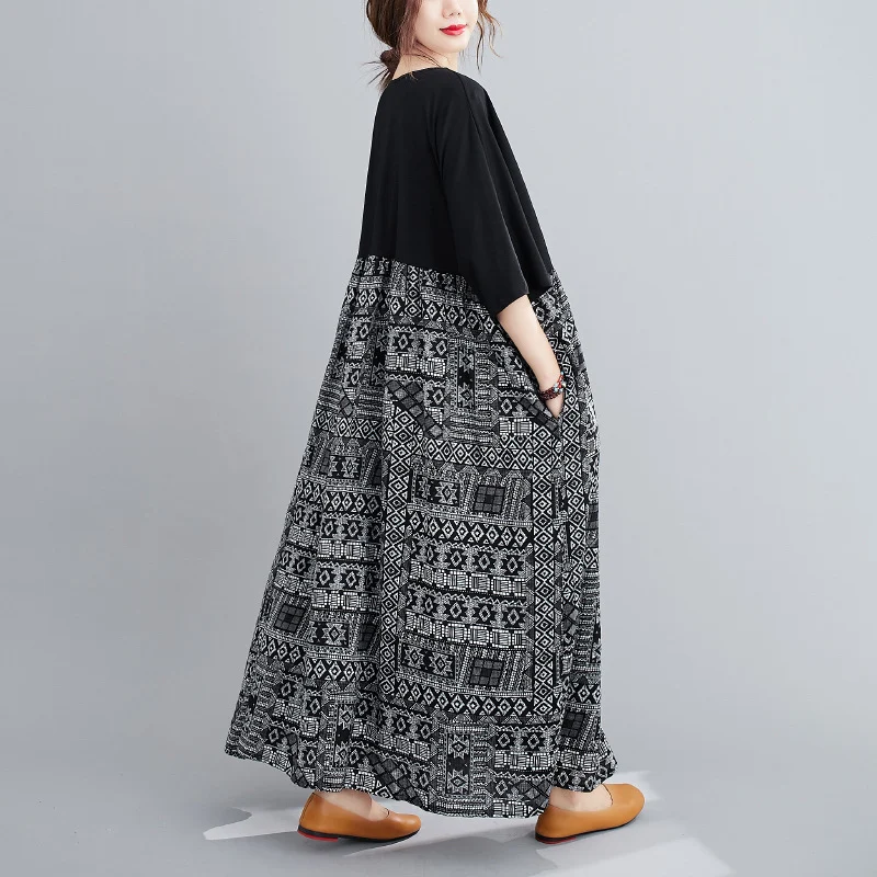 Vestido plus size solto em blocos de cores, manga curta, algodão e linho. Conforto e estilo para o verão. — foto 1