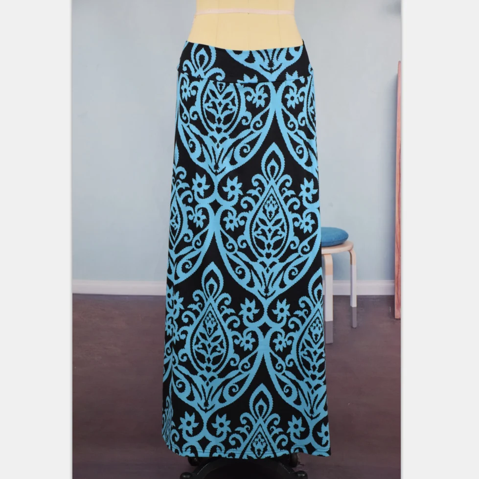 Exotic print skirt with a big swing. This flowing skirt offers comfort and style, perfect for a standout, unique and fas — photo 7