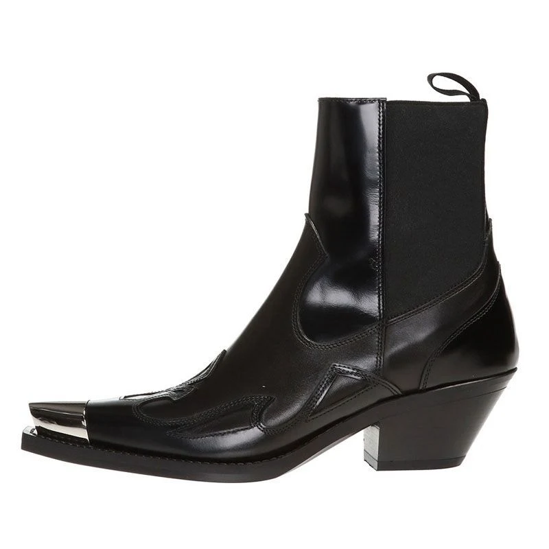Title 2, Botas de cano curto de couro com rebites pontud...