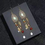 Brincos retrô de miçangas para mulheres, estilo vintage. Adicione um toque charmoso e estiloso ao seu visual com estes brincos de miçangas. — foto 4