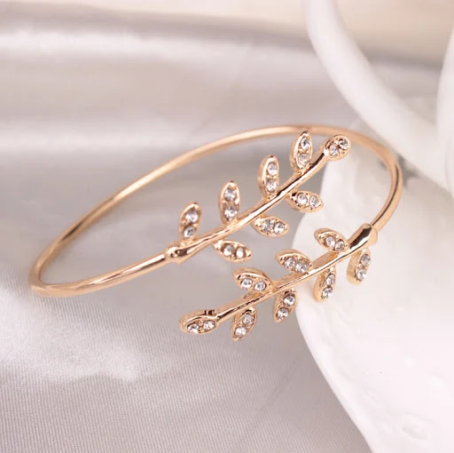 Title 5, Pulseira ajustável de revestimento de diamante
