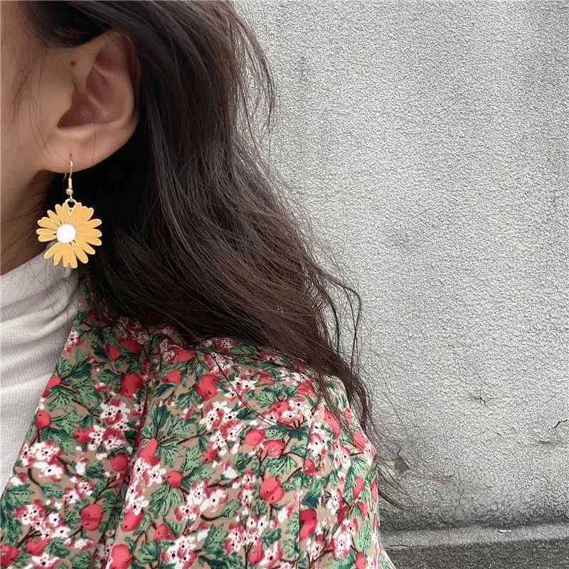 Elegantes pendientes de flores de margarita — foto 5