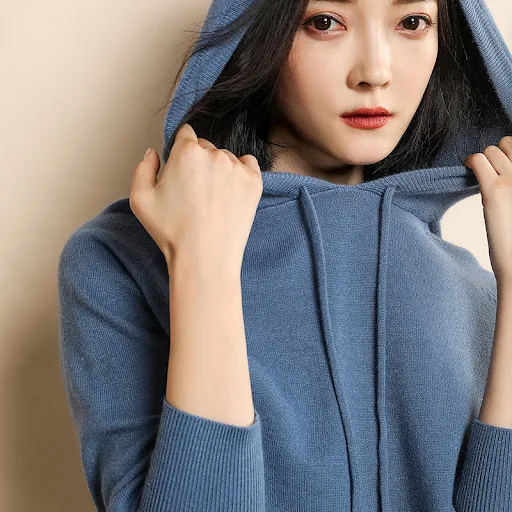 Title 4, Solid color Pullover