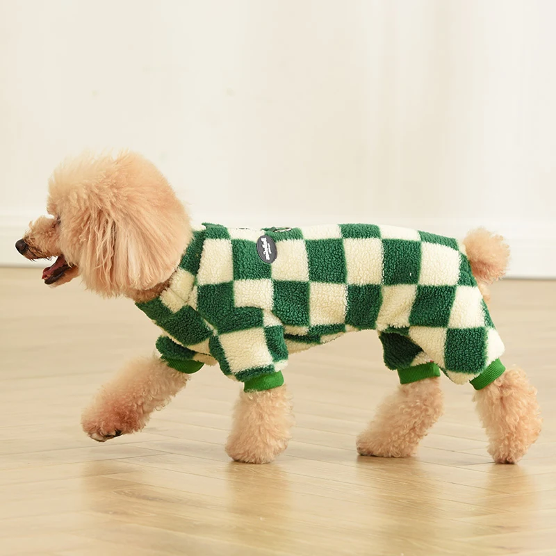 Title 2, Ropa de lana con cuatro patas y forro de borreg...