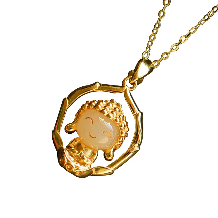 Pingente de jade Hetian com incrustações de ouro e ouro puro. Adicione elegância e proteção com esta joia preciosa e sofisticada. — foto 4