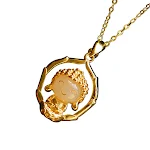 Pingente de jade Hetian com incrustações de ouro e ouro puro. Adicione elegância e proteção com esta joia preciosa e sofisticada. — foto 4
