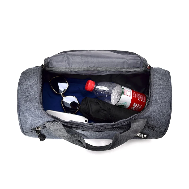 Bolsa esportiva cilíndrica para natação, academia e mais. Impermeável, espaçosa e resistente. Perfeita para transportar seus equipamentos. — foto 6