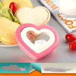 Heart-shaped sandwich plastic mould. Create adorable toasts and snacks easily. Simple to use, perfect for kids and speci — photo 4