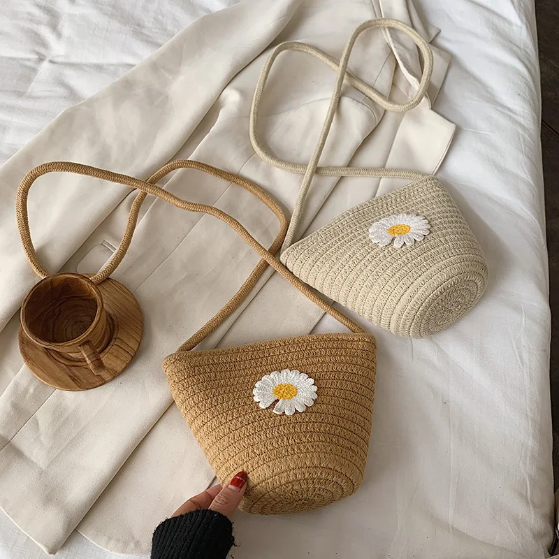Fashion bucket bag women shoulder messenger bag mini ins female bag. A stylish and compact bag perfect for carrying esse — photo 5