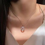 Colar pingente feminino de liga com sol redondo e adornado, acessório de moda que adiciona brilho e estilo ao seu visual. — foto 1
