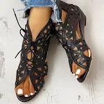 Sandálias cutout femininas com salto baixo e cadarço. Sapatos de moda para o verão, confortáveis e estilosos para diversas ocasiões do dia a dia — foto 3