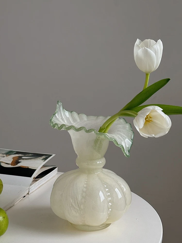 Transparent Aquatic Flower Arrangement Cream Style Green Glass Vase for Stunning Floral Displays and Elegant Home Decor — photo 14