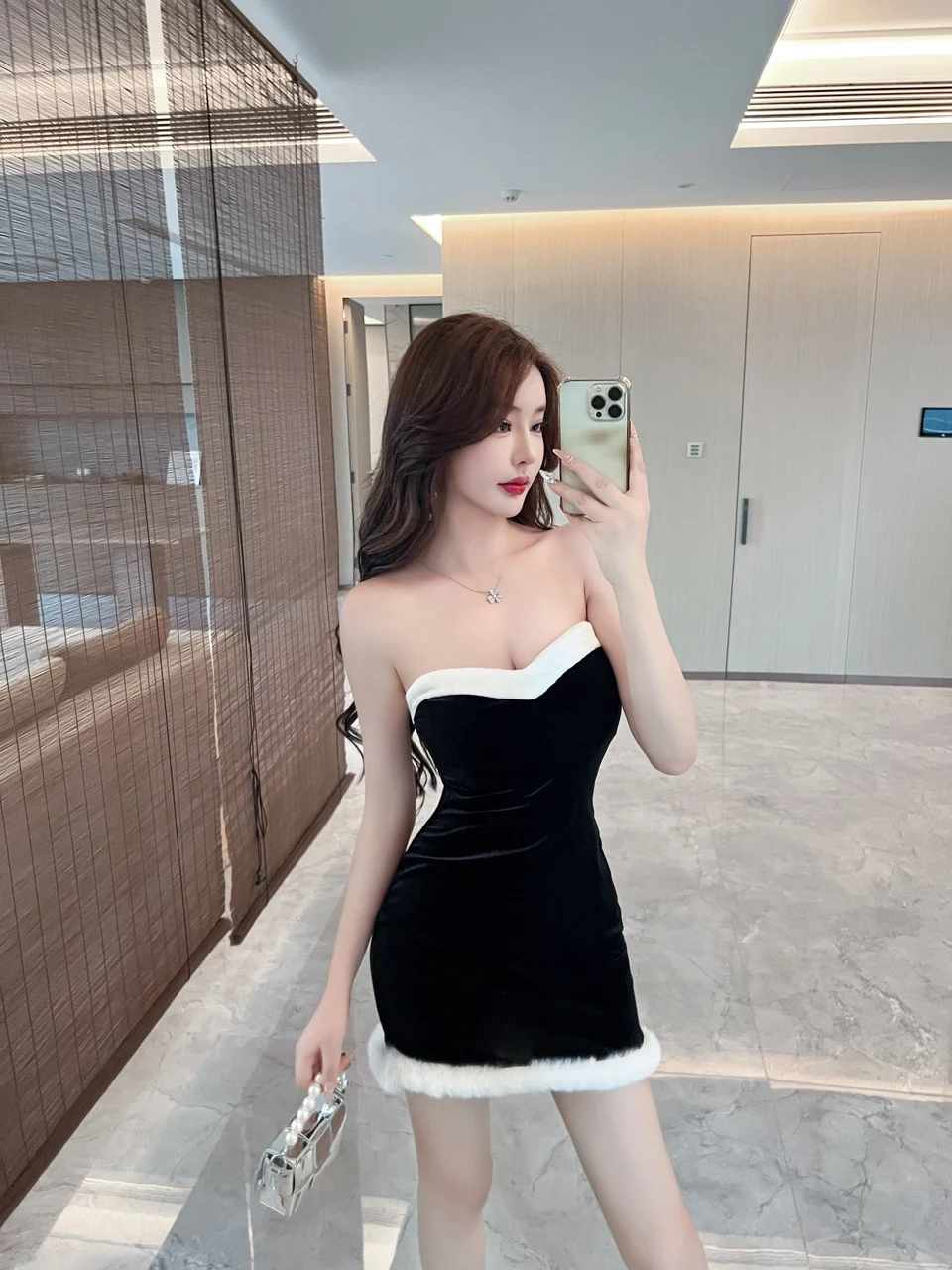 Title 21, Color Contrast Patchwork Gold Velvet Base Narro...