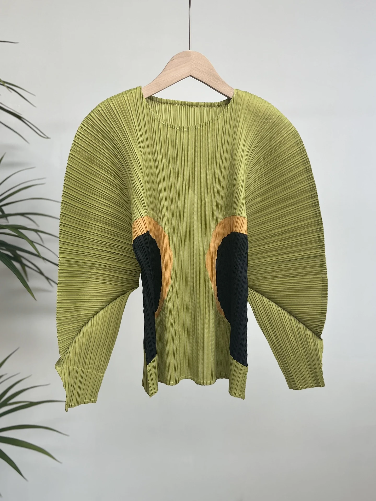Title 4, Womens Fashion Printed Long-sleeved T-shirt. C...