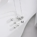 Colar DIY com pingente de prata S925 com 26 letras inglesas, design simples e elegante, coração brilhante, para um toque pessoal. — foto 14