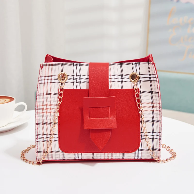Bolsa mensageiro coreana xadrez estilo ocidental com alça única. Combine moda e funcionalidade, perfeita para um visual moderno e prático. — foto 6