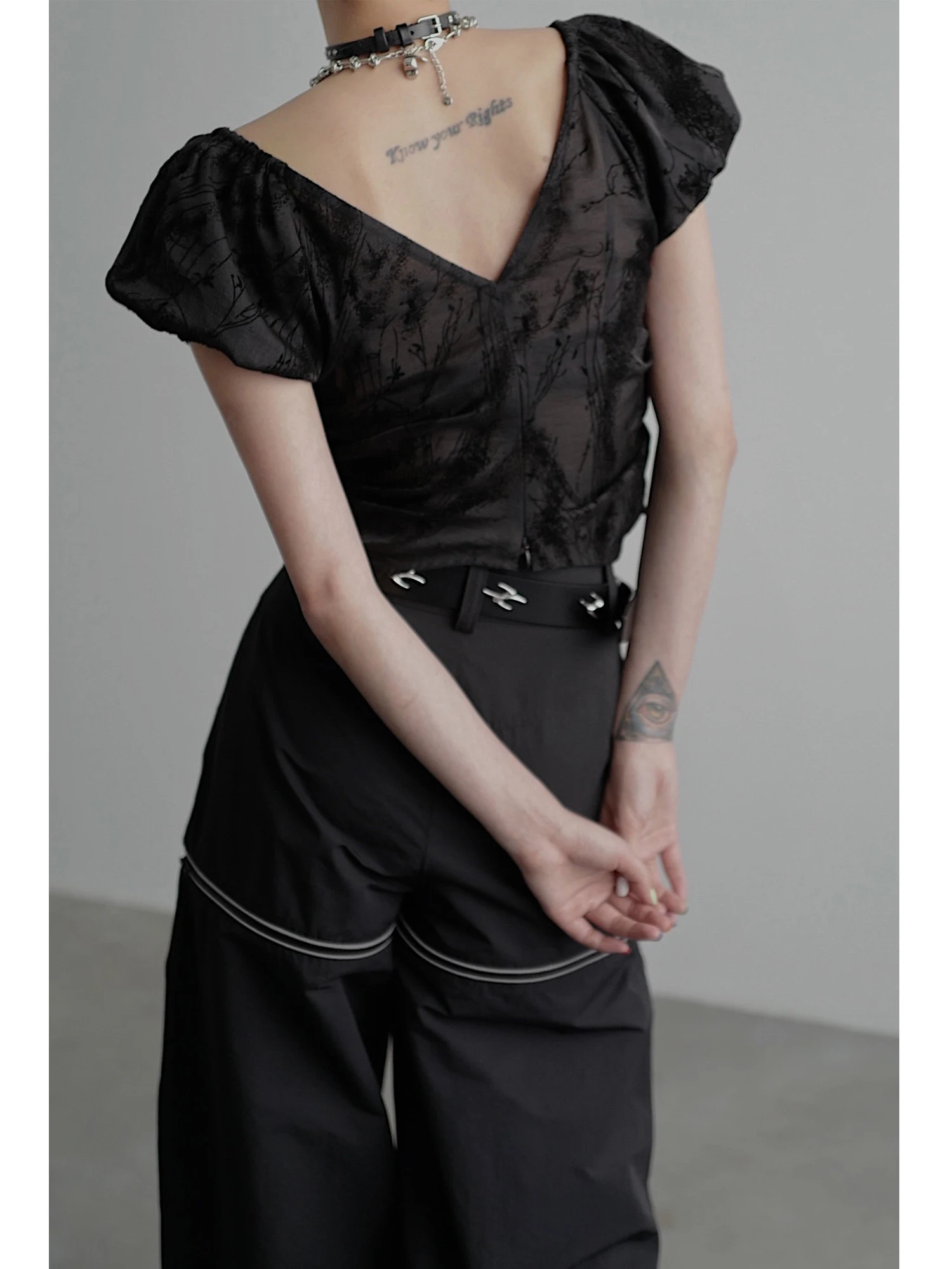 Rizhao Ancient and Modern Women's Shirt, Puff Sleeve, Crimp, Small Shirt, offering a stylish and feminine look for vario — photo 8