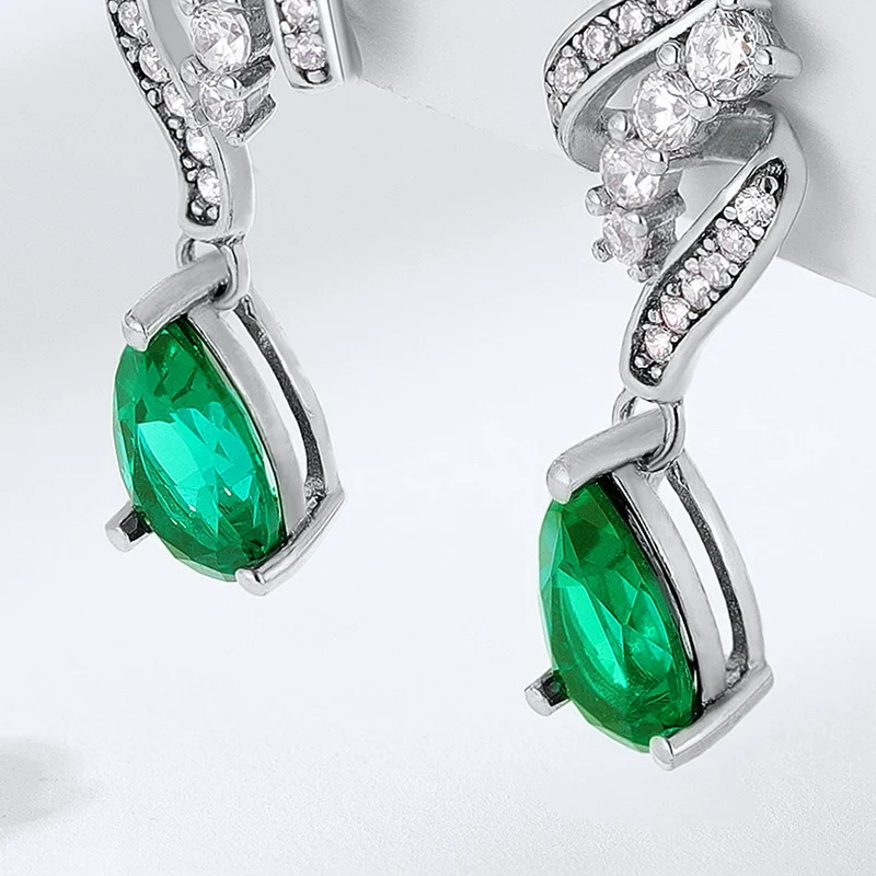 Brincos de esmeralda de prata S925 para mulheres. Adicione um toque de requinte. Joia ideal para presentear, realça sua beleza com elegância e brilho. — foto 7