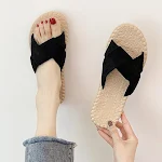Korean Fashion All-match Sandals and Slippers for women. Versatile footwear combining style and comfort, perfect for any — photo 1