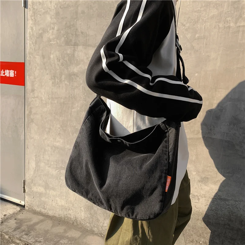 Bolsa Mensageiro Jeans Macia para Estudantes, Ideal para Livros e Notebook, Confortável e Durável, Perfeita para o Dia a Dia — foto 1
