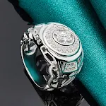 Anel de moda requintado com zircônia redonda. Elegância e brilho para complementar seu visual. Ideal para diversas ocasiões e estilos. — foto 6
