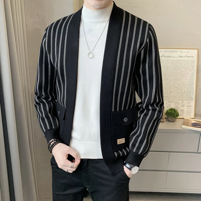 Cardigã de malha listrada slim casual masculino, suéter leve e estiloso para um visual moderno e descontraído. Conforto e elegância em uma peça. — foto 6