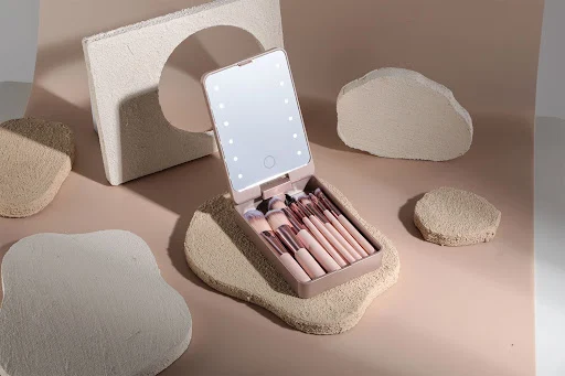 Title 9, Makeup Brushes Suit Rechargeable Luminous Mirror