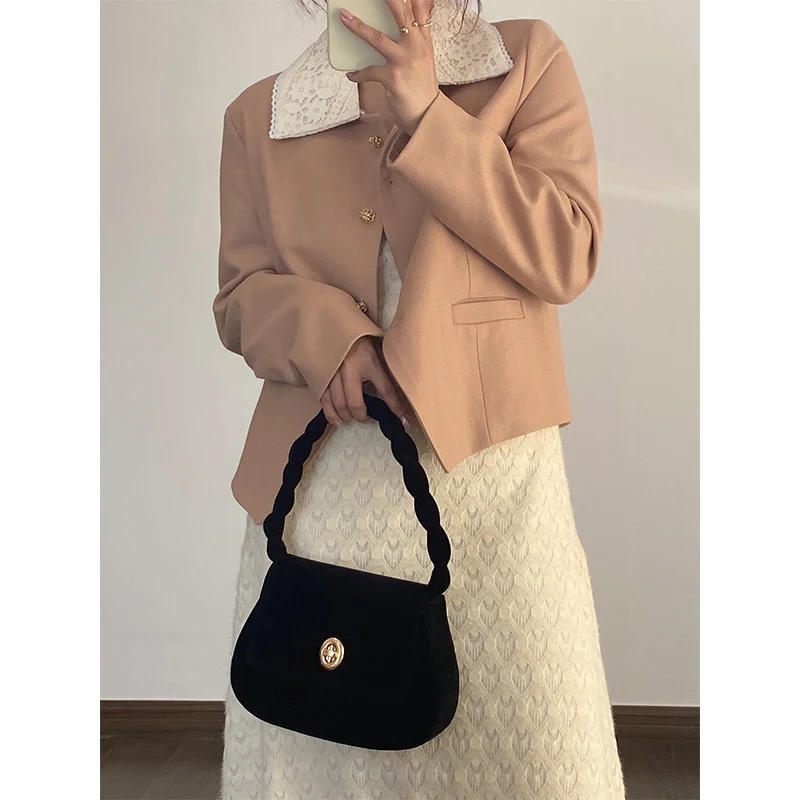 Title 3, Retro Temperament Chain Ingot Underarm Bag, sty...