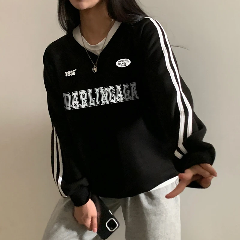 Cappotto donna casual ampio con stampa lettere, barre parallele e colore a contrasto. Per un look rilassato e alla moda. — foto 17