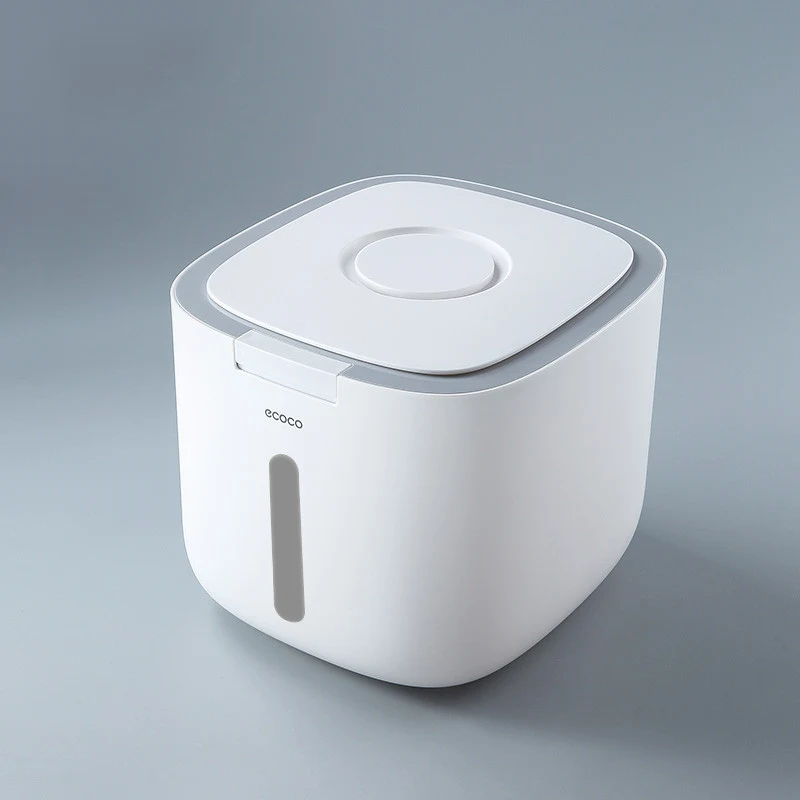 Household storage tank for dog food, grain, and snacks. Fermenting promotes improved nutrition and preserves food qualit — photo 1