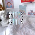Adesivos de unhas com estampa de vaca pintada à mão para o verão, perfeitos para manicures fáceis e estilosas. Unhas incríveis sem complicação. — foto 2