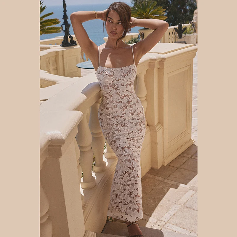 Title 23, Slim-fit, kanten, holle fishtail-jurk met losse...
