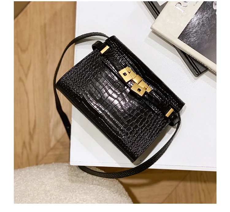 Title 5, Vintage One-shoulder Tofu Underarm Bag, a styli...
