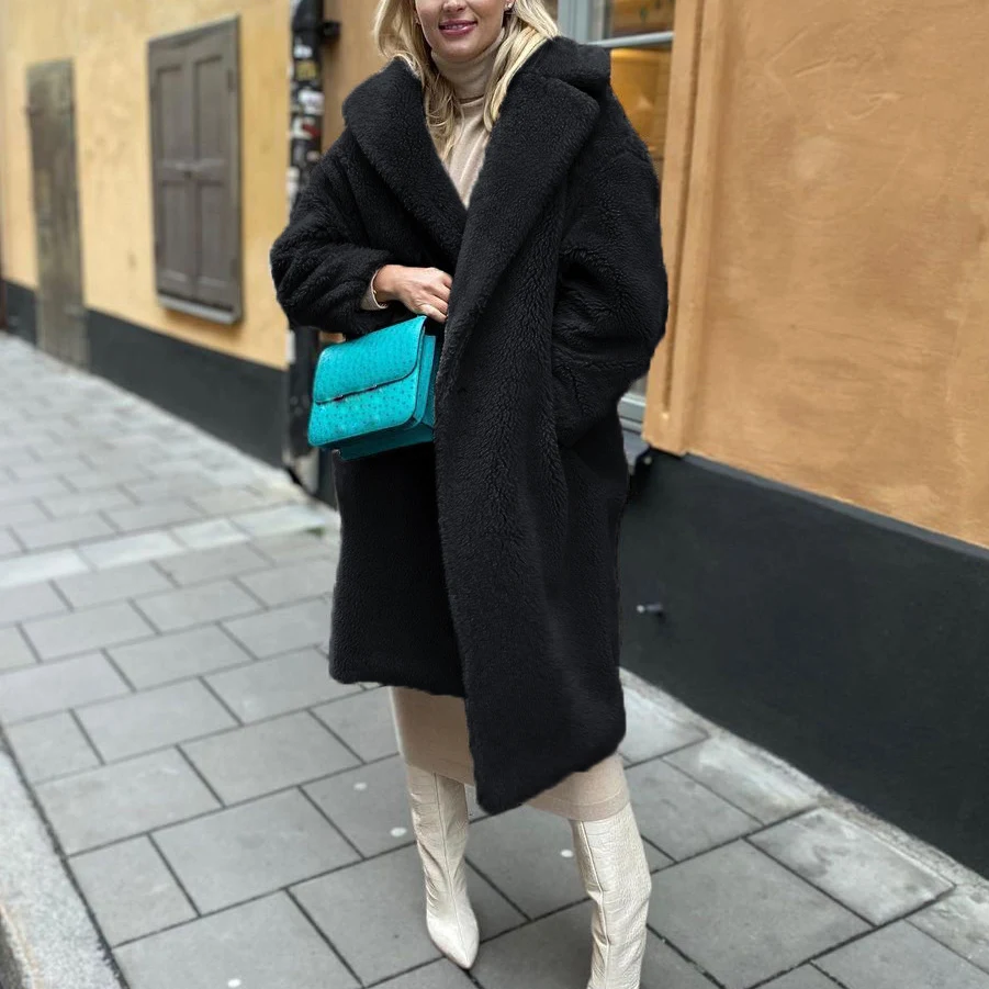Lange, modieuze jas van imitatiebont van imitatie-lamswol, warm en stijlvol, ideaal voor de winter en een elegante uitstraling. — foto 3