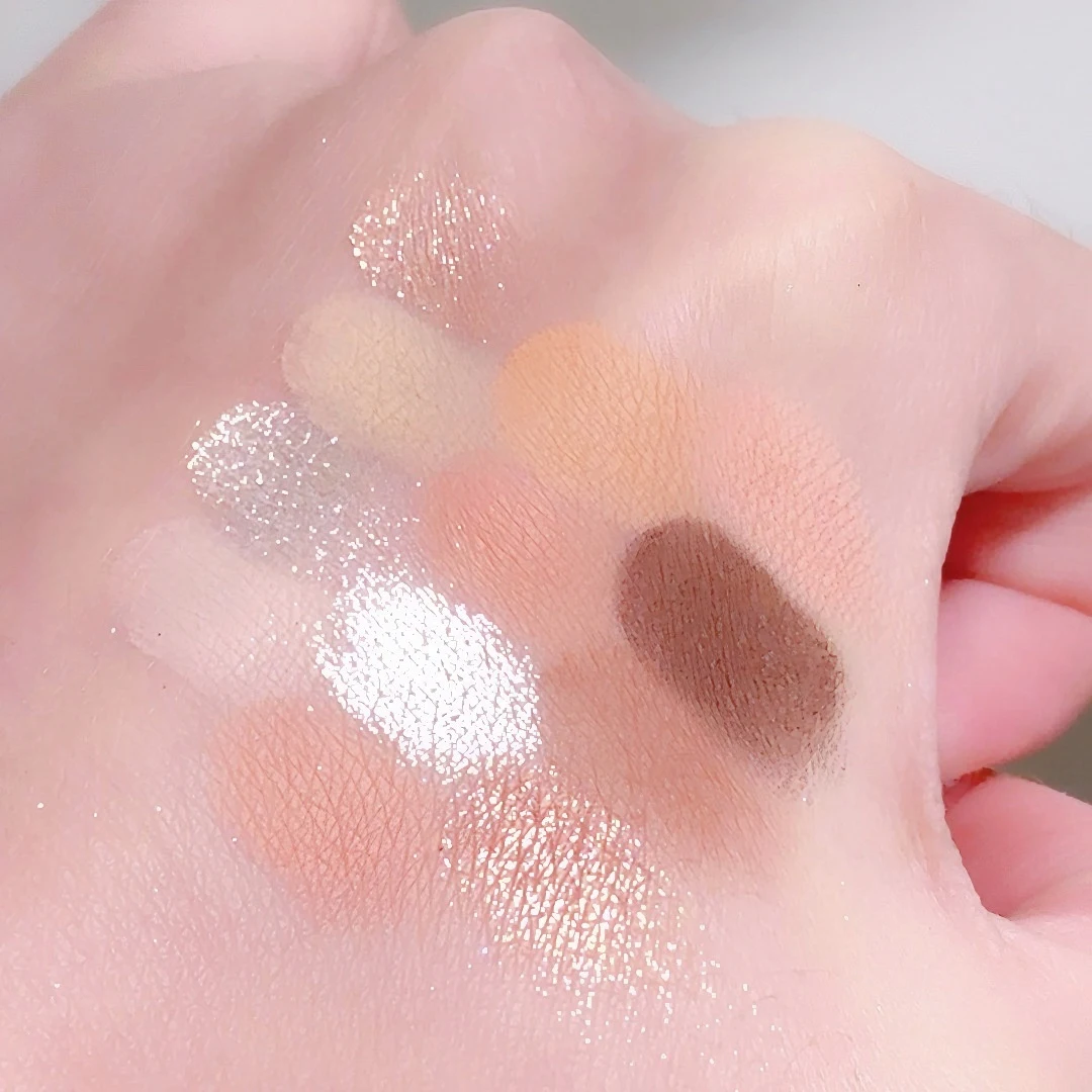 Title 8, Miss Lara Twelve Colors Eyeshadow Palette