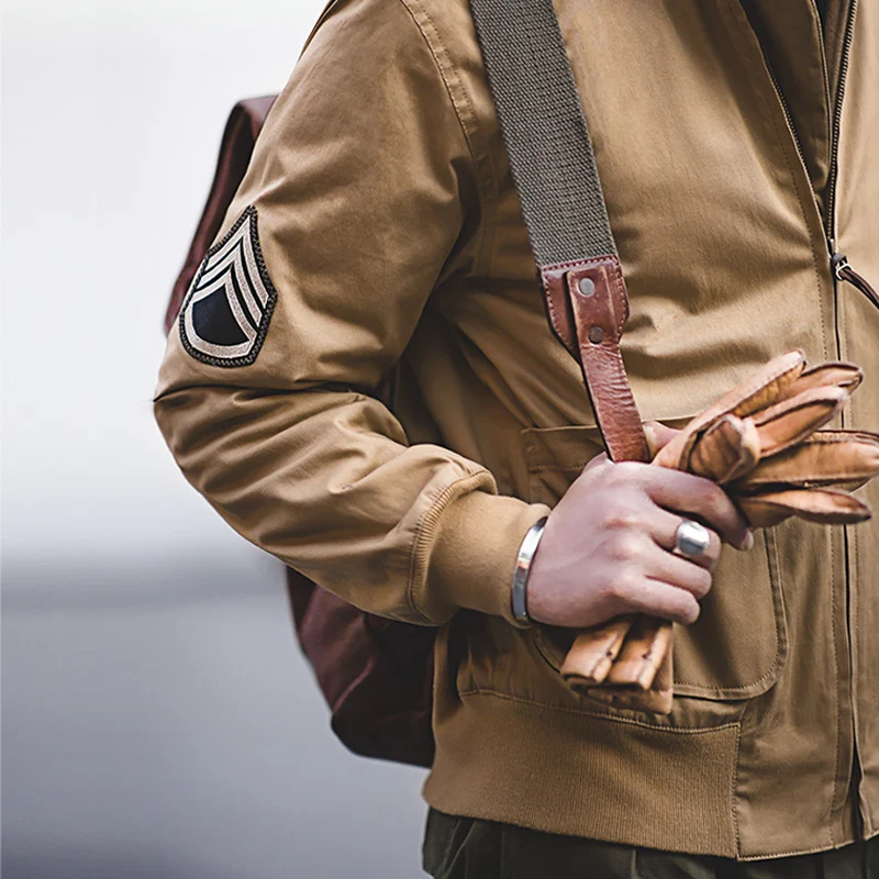 Giacca uomo stile militare, imbottita in cotone, colletto a lupetto, modello Tank, per un look caldo e alla moda. — foto 4