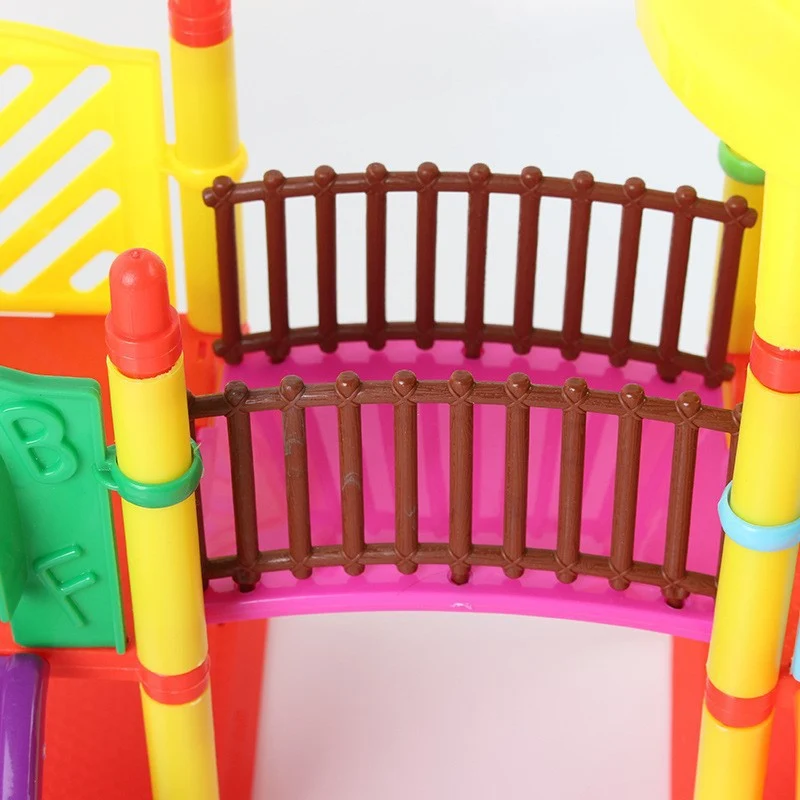 Parque de diversões Piggy Land Slide, casa de jogos Happy Castle, brinquedos. Escorregador para crianças. Diversão garantida e segura. — foto 2