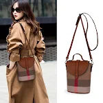 Bolsa transversal feminina de couro xadrez elegante e moderna, perfeita para carregar seus pertences com estilo e praticidade. — foto 14