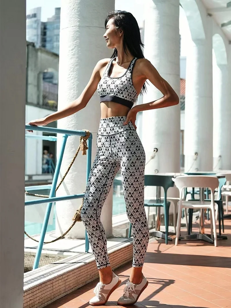 Yoga suit with chest cushion and suspender vest. Experience ultimate comfort and support during your yoga practice, allo — photo 5